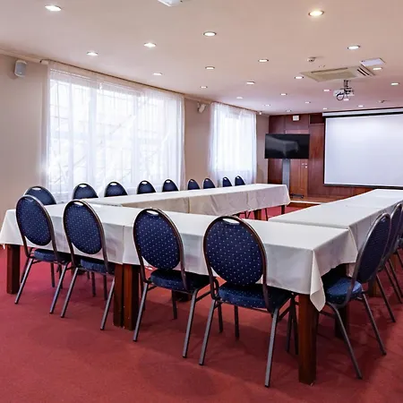 Praha Hotel 4*