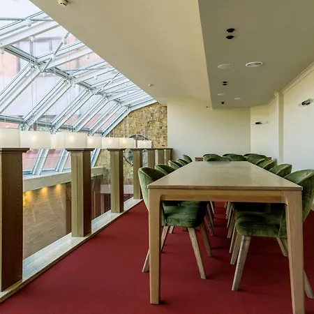 Praha Hotel 4*