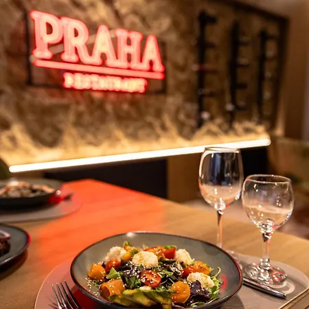 Praha Hotel Uzhhorod