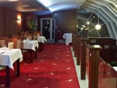 מלון Praha 4*