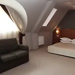 Praha Hotel Uzhhorod