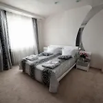 Praha Hotel Uzhhorod